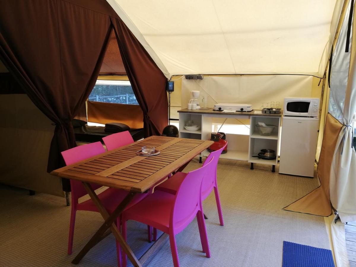 Camping La Fritillaire Hotel Savigny-en-véron Eksteriør billede